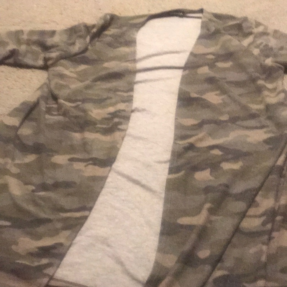 Camo sweater with side cuts